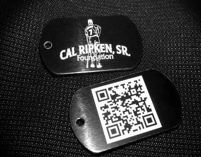 ¿Cómo ajusta la máquina de marcado láser la profundidad del código QR?